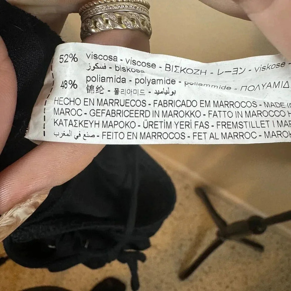 Zara Off the Shoulder Float Black Long Sleeve Cropped Blouse Size Medium - Picture 8 of 9